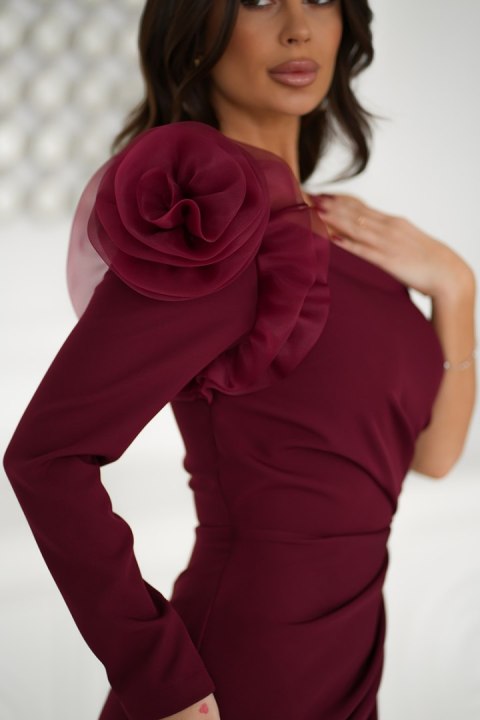 317-10 Długa Sukienka Z Różą - bordowy