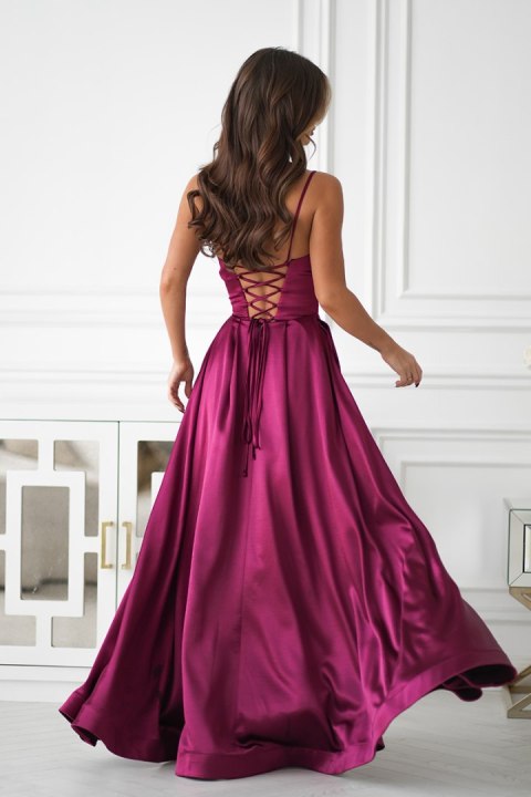 334-10 Połyskująca Suknia Wieczorowa z Gorsetowym Sznurowaniem - bordowy