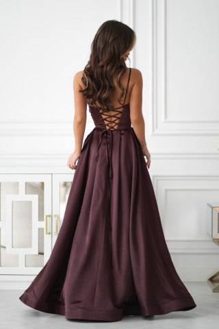 334-61 Połyskująca Suknia Wieczorowa z Gorsetowym Sznurowaniem - czekoladowy
