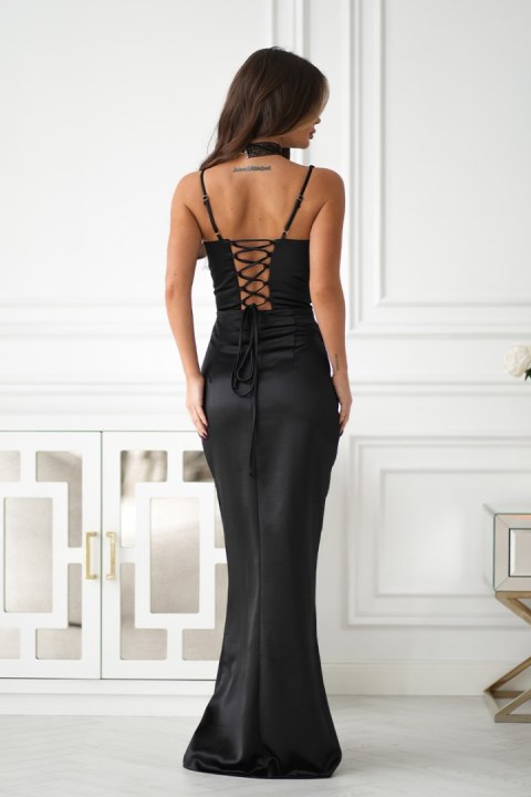 339-06 Satynowa Sukienka Maxi Z Gorsetowym Sznurowaniem - czarny