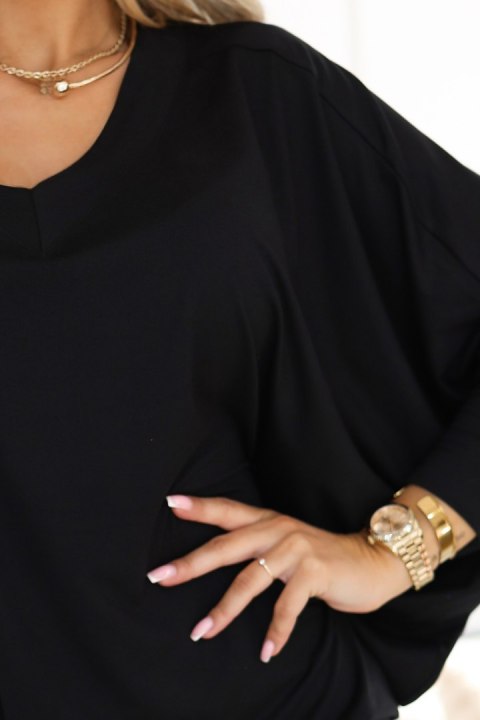 402-10 Wygodna sukienka nietoperz z długim rękawkiem - czarna