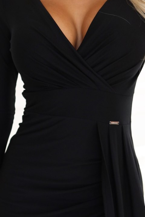 404-13 Elegancka długa sukienka z kopertowym dekoltem i rozcięciem - czarna