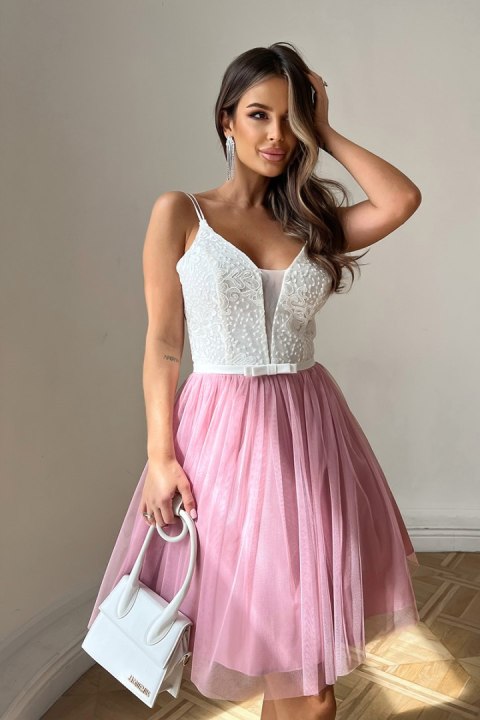 285-36 Krótka Tiulowa Sukienka Na Ramiączkach - różowy