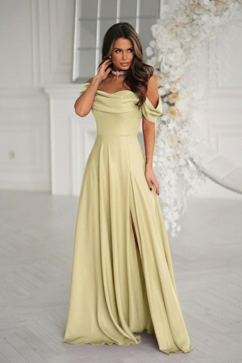 330-14 Elegancka Sukienka Z Drapowaniem, Rozcięciem I Błyszczącą Tkaniną - żółty