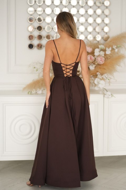 341-61 Długa Suknia Wieczorowa z Gorsetowym Sznurowaniem - czekoladowy