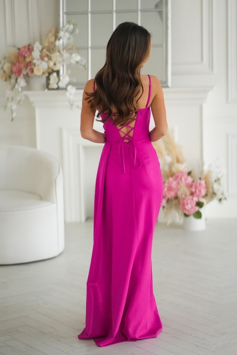 342-07 Elegancka Sukienka Z Geometrycznym Dekoltem I Odpinanymi Ramiączkami - fuksja