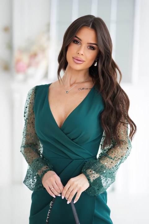 324-13 Sukienka Z Dwoma Cekinowymi Rękawami - butelkowy